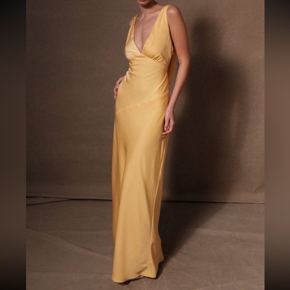 Meshki Yellow Nadia Sleeveless V-Neck Maxi Gown (Small)